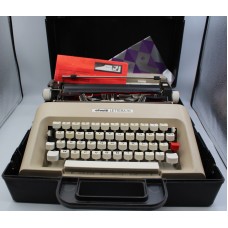Olivetti Lettera 35 macchina da scrivere vintage 